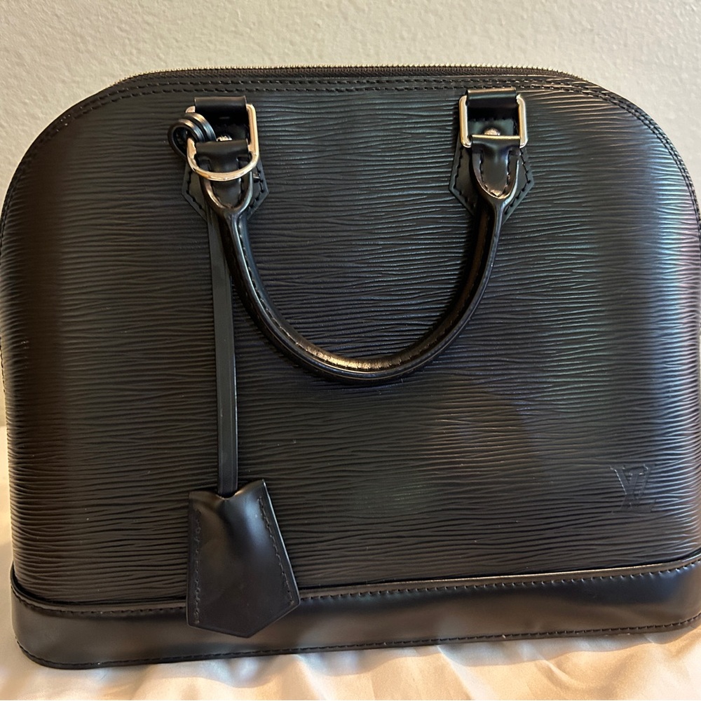 Louis Vuitton Alma PM - Epi Leather